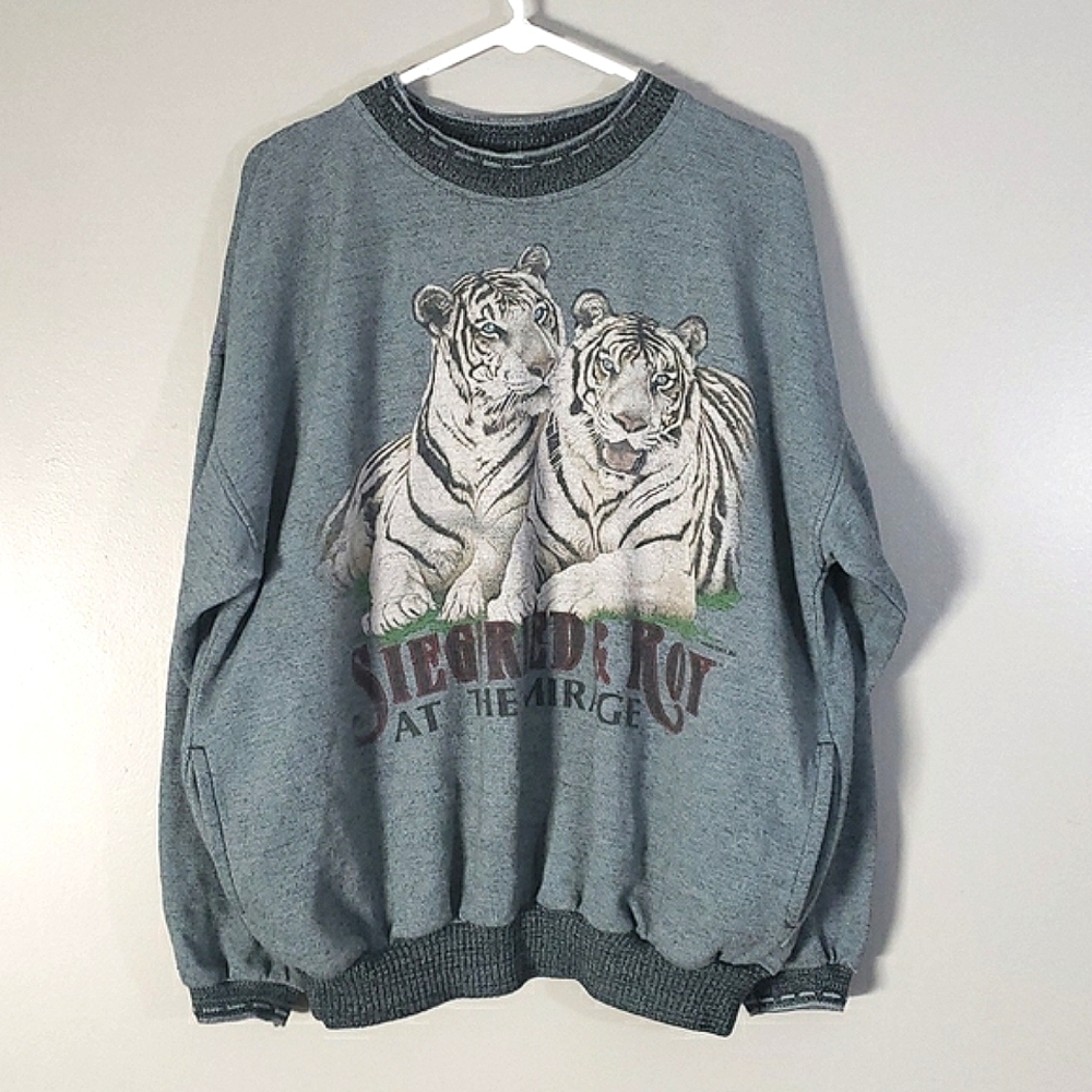 Men's Gray Graphic Sweatshirt with Tiger Print